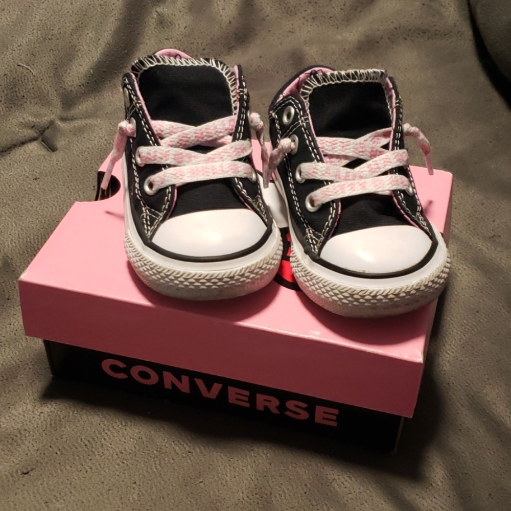 HK converses